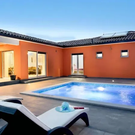 Holiday home Haus Stella In Kapelica, Istrien Mit Privatem Pool Labin (Istria)