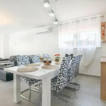 Holiday home Haus Stella In Kapelica, Istrien Mit Privatem Pool *