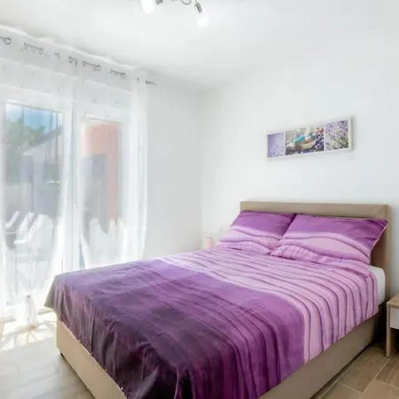 Holiday home Haus Stella In Kapelica, Istrien Mit Privatem Pool Labin (Istria)